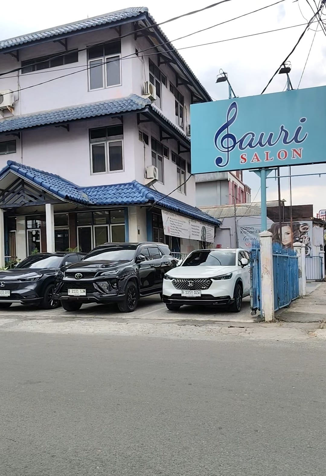 Gauri Salon